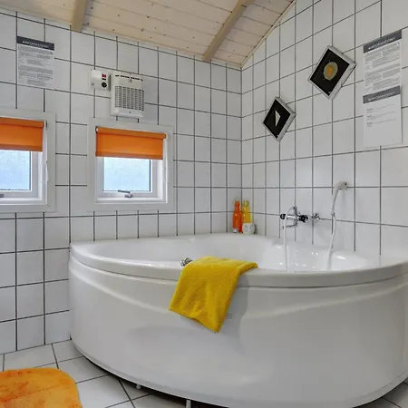 Feriehus Ebbeline - 150m From The Sea By Interhome